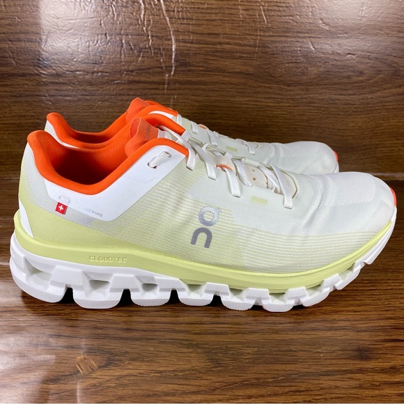 On Cloud Cloudflow women’s shoe size 9.5 - Picture 1 of 13